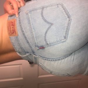 Light blue Levi jeans